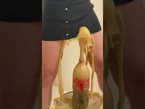 上原さんのスカートの中でメントスコーラしてみた！#Shorts