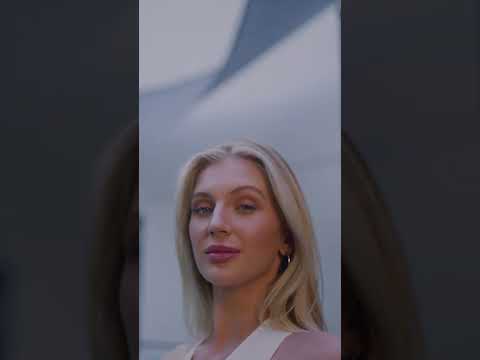 Supermodel Alexis Strikes a Pose!