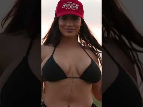 Sexy Bikini Model Gianna Renella