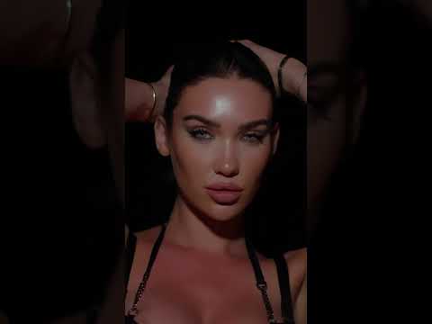 Melinda London Sharky Secret Beach 🤫💦