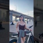 앞에 이모 삼촌들이 앉아 계셨는데..나를 보시구 손뼉을 치시면서  흐뭇하게봐주셨다…명절에 만나면 너가 벌써  이렇게 컸냐라는친척분들 표정이셔따ㅋㅋㅋㅋ시선피하는중ㅋㅋㅋ🙄