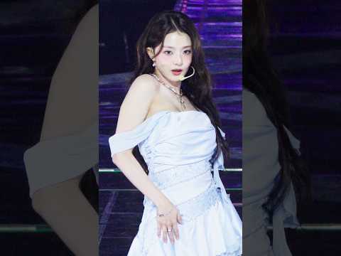 어깨마저 예쁜 나경이 #이나경 #LEENAKYUNG #프로미스나인 #fromis9