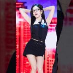 남심을 저격하는 사감 선생룩 #박지원 #PARKJIWON #프로미스나인 #fromis9 #AOA #짧은치마